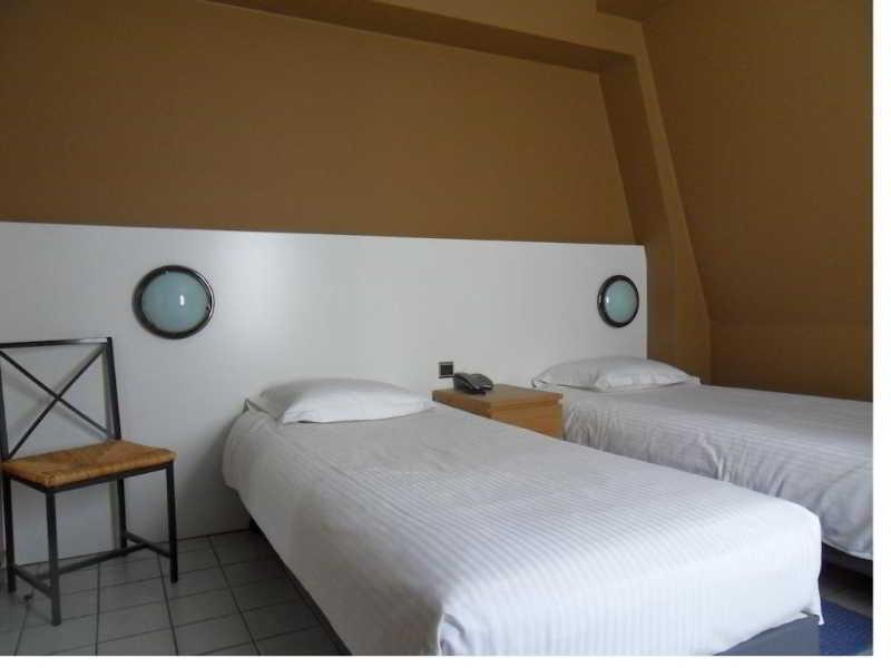 Hotel Lambeau Etterbeek Bagian luar foto