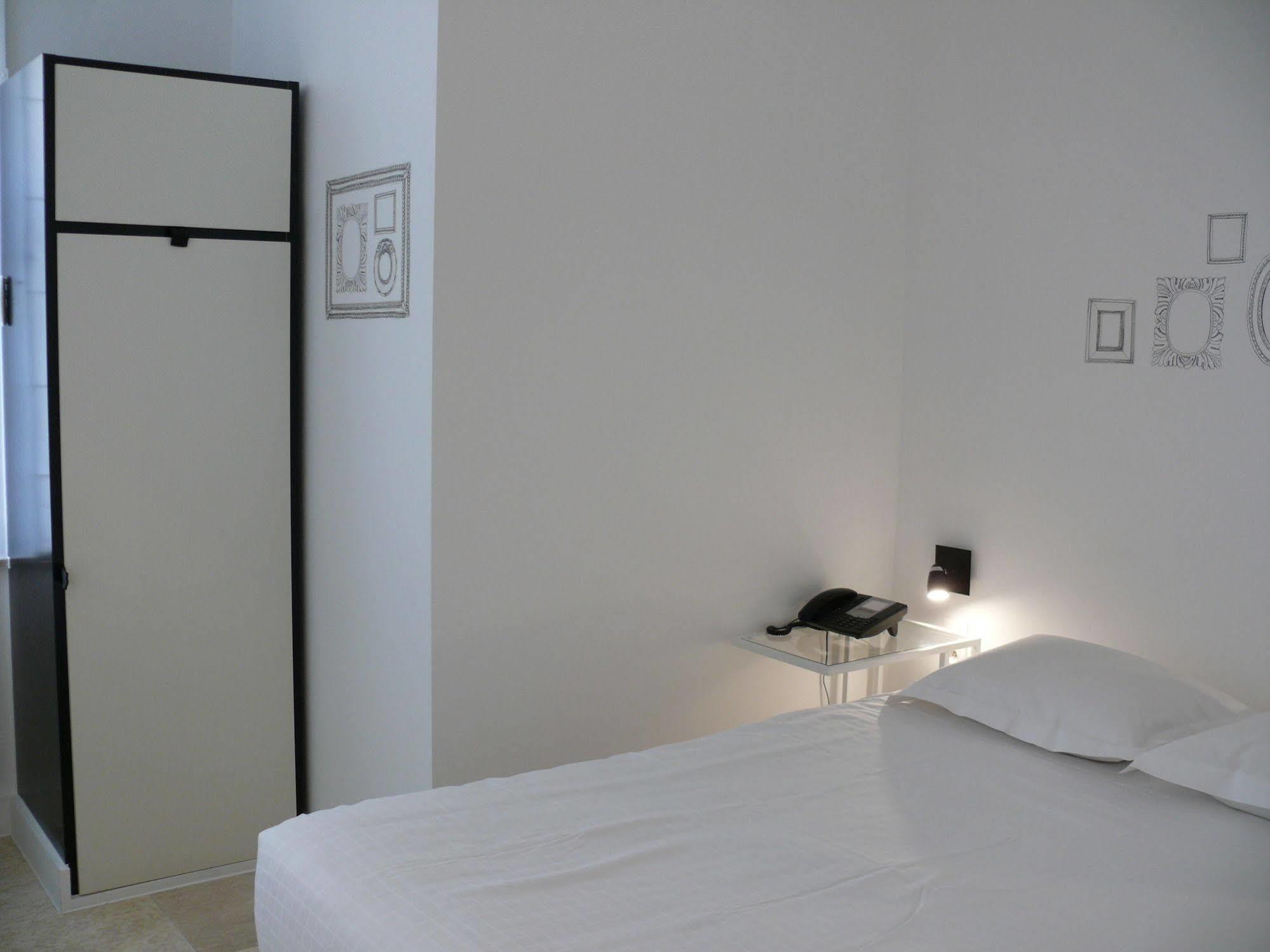 Hotel Lambeau Etterbeek Bagian luar foto